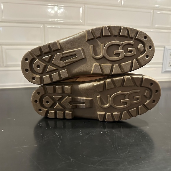 Ugg Mukluk revival (style 53010) - Picture 3 of 5